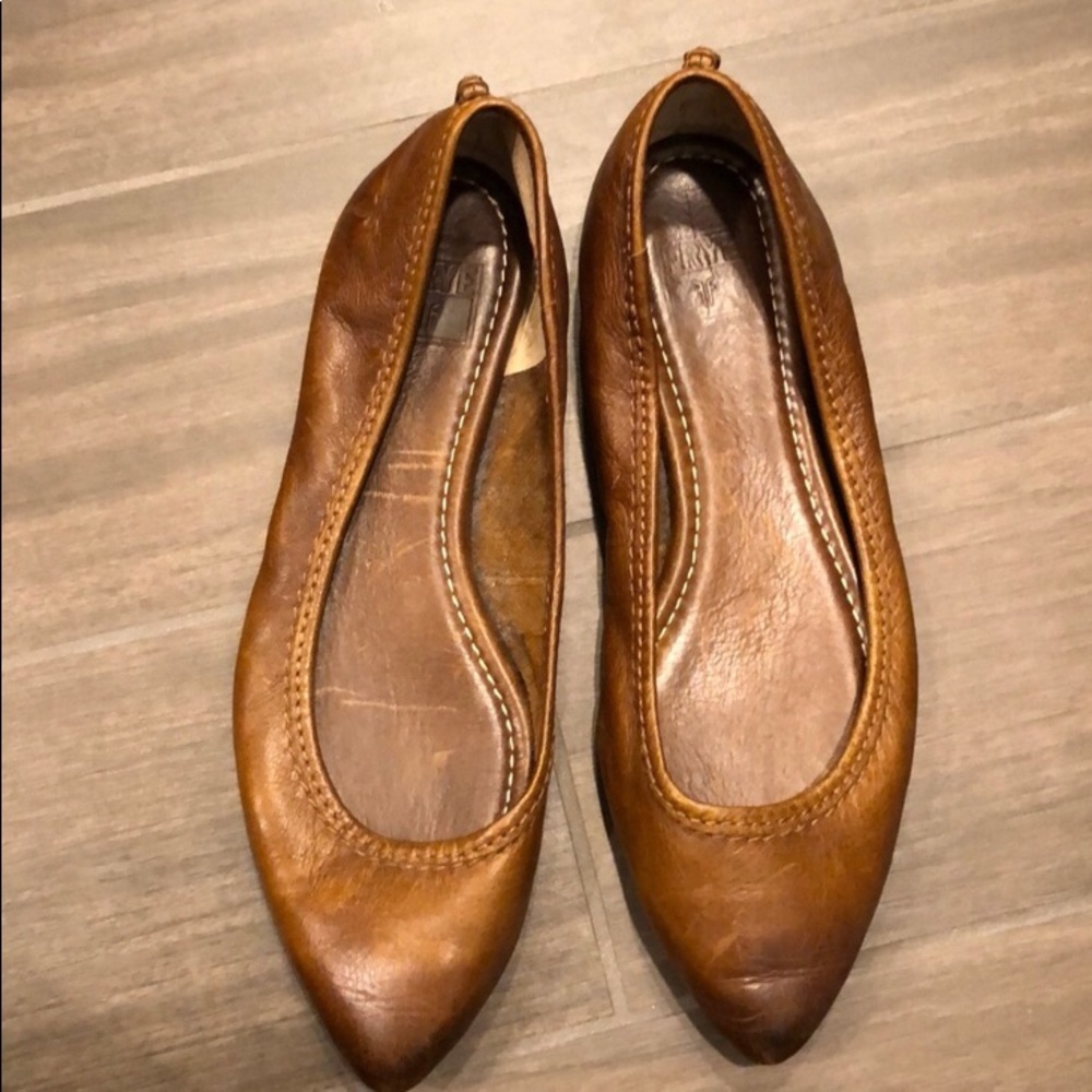Frye flats